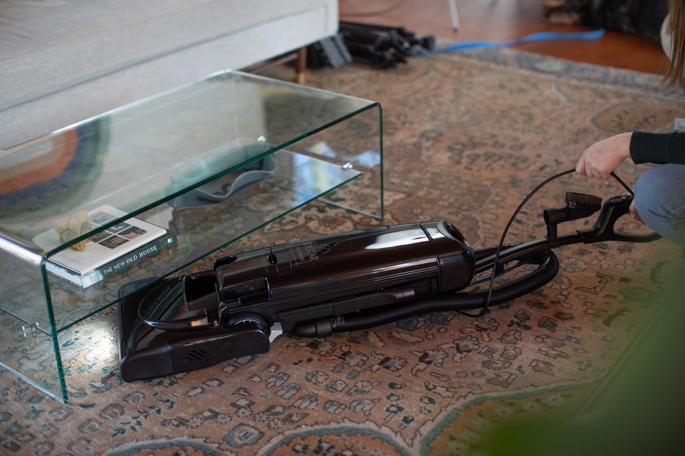 R25 Premium Pet Upright Vacuum